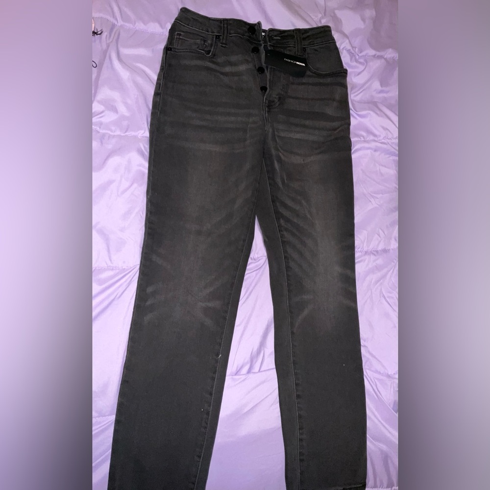 Black high waisted MOM JEANS